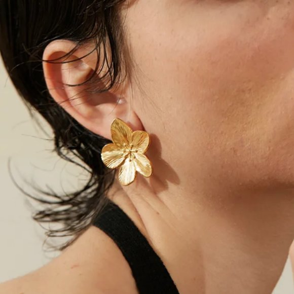 🍏50% OFF/3+...Statement Flower Stud Earrings (Gold color) - Picture 3 of 16
